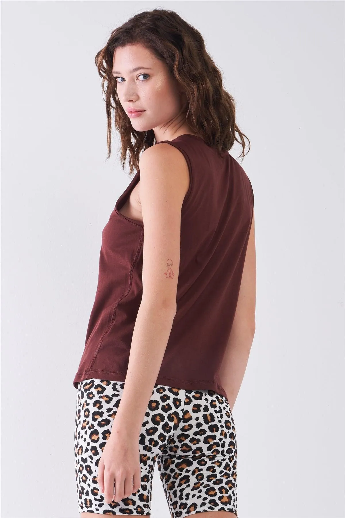 Burgundy Solid Sleeveless Raw Hem Detail Round Neck Basic Tank Top